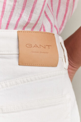 Kort jeanskjol