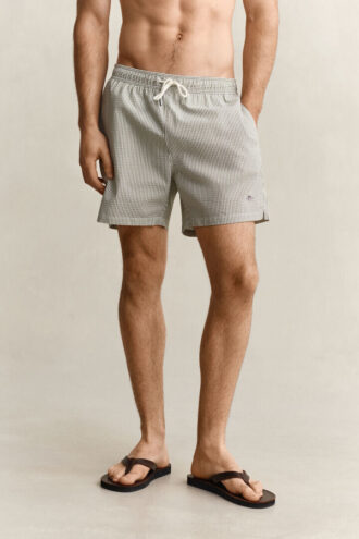 Randiga badshorts i seersucker