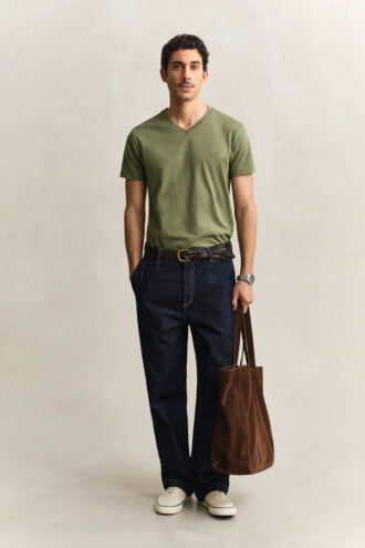 Slim Fit Shield T-shirt med V-ringning
