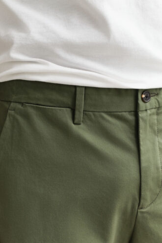 Smart chinos i normal passform