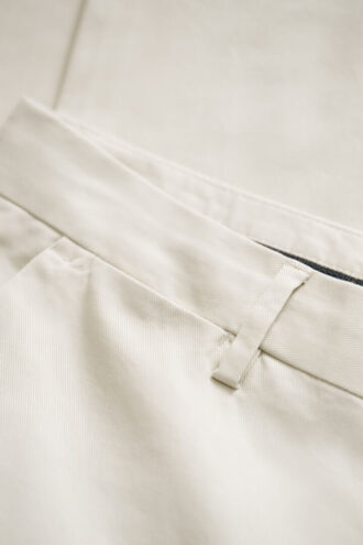 Smart chinos i normal passform